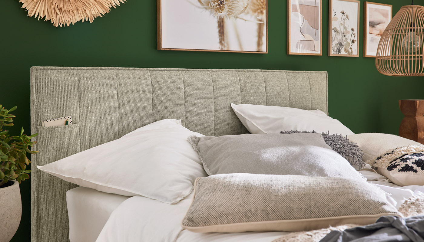 ADA . Mindful Living Nirina Bett – Modern und nachhaltig Modernes und helles Schlafzimmer im Boho-Stil mit Bett Nirina