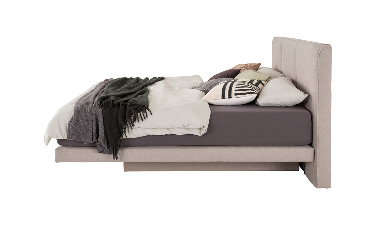 Wohnlandschaft von ADA . Mindful Living levia Bett – Nachhaltig und stilvoll