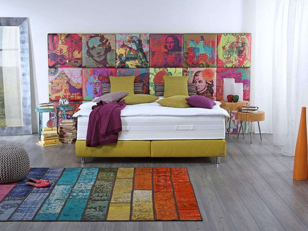 Einzigartiges Boxspringbett „Europa“ in Kooperation mit Künstlerin Ketna Patel Einzigartiges Boxspringbett „Europa“ in Kooperation mit Künstlerin Ketna Patel
