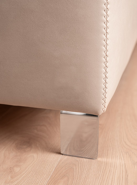 Formschöne Details des Boxspringbett Calabria von ADA – hochwertige Möbel aus der Region Formschöne Details des Boxspringbett Calabria von ADA - hochwertige Möbel aus der Region