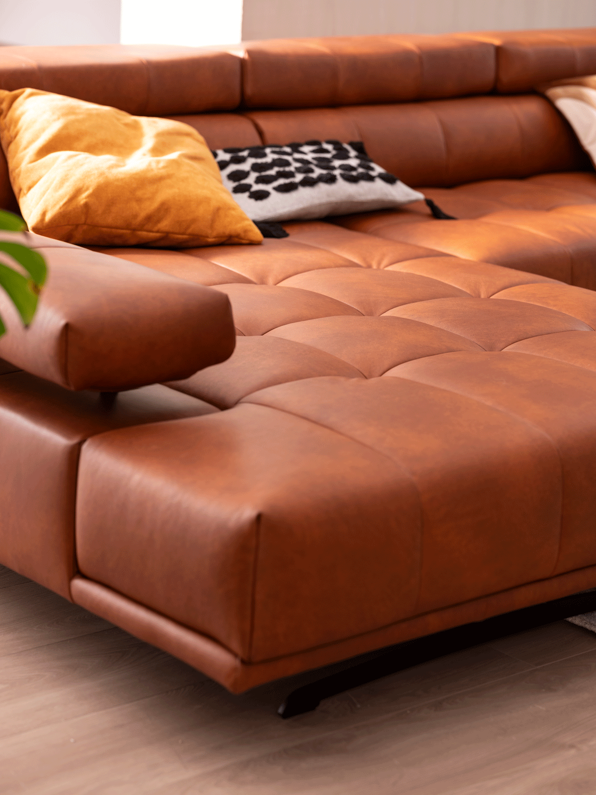 4xl-Raimo_EVI157_D_8 Sofa RAIMO in rot braunem Leder von ADA Möbel mit Nackenverstellung und Vorziehbank