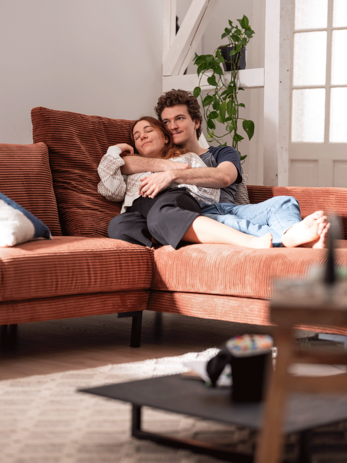 4xl-VALENTINO-11 Couch VALENTINO in rostbraun und Cord von ADA Möbel
