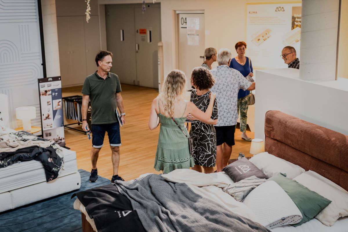 Tag der Offenen Tür_Schauraum Anger_3 (5) Sofa NOVARA mit Stauraum-Fach