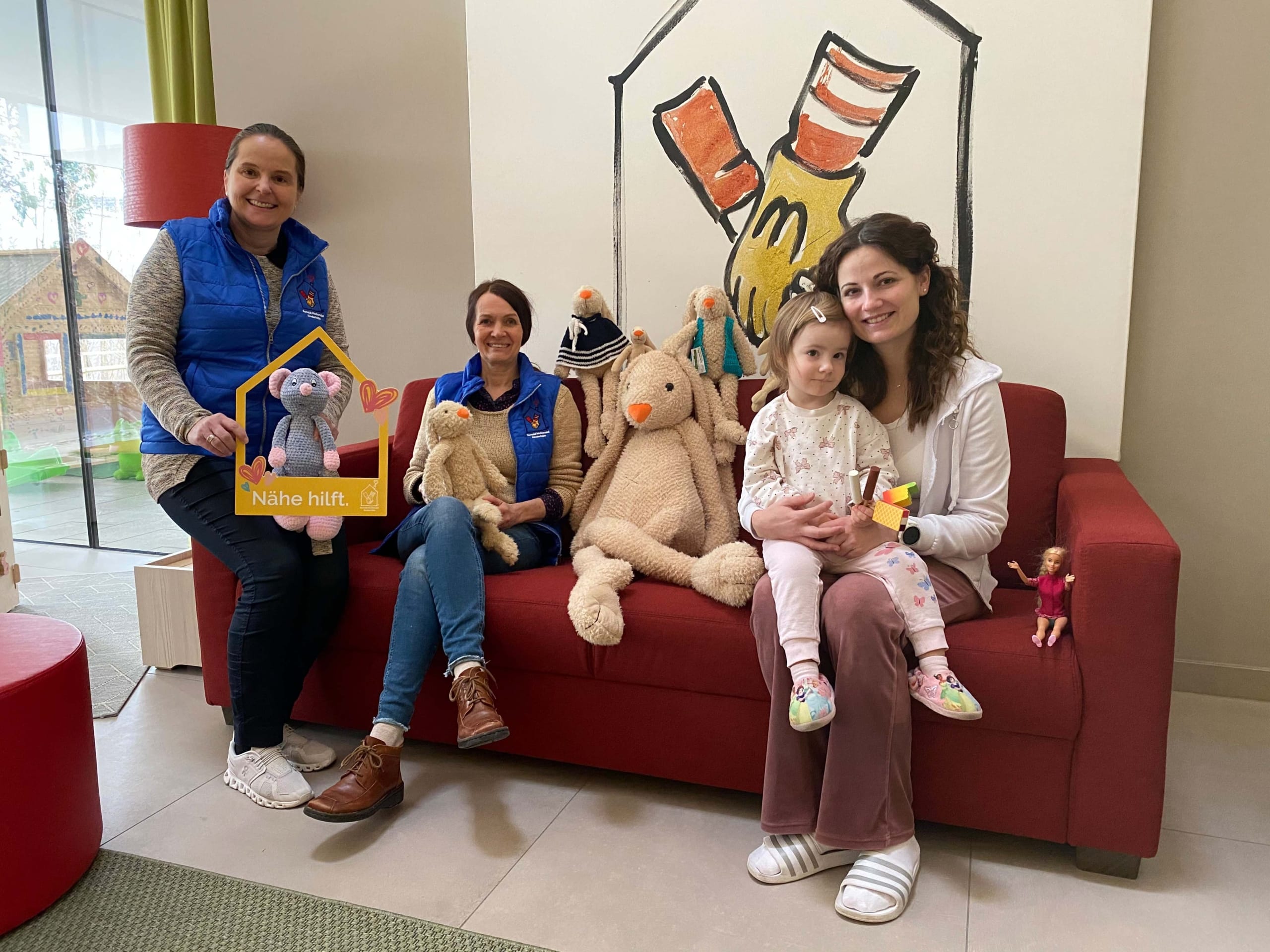 Gruppenfoto von Kinderhilfehaus Graz auf unserer Sofaspende