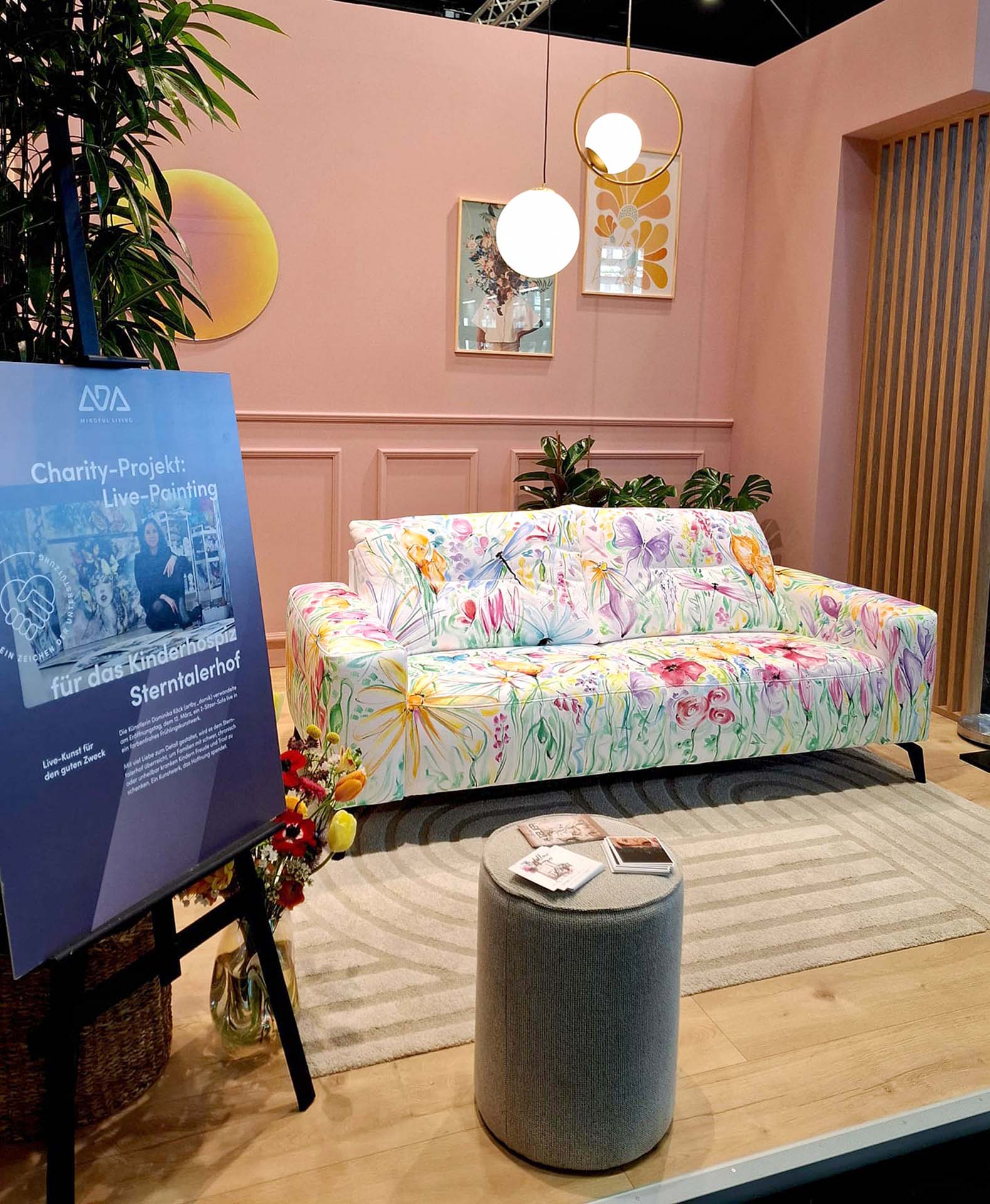 bemaltes Sofa auf der Wohnen & Interieur
