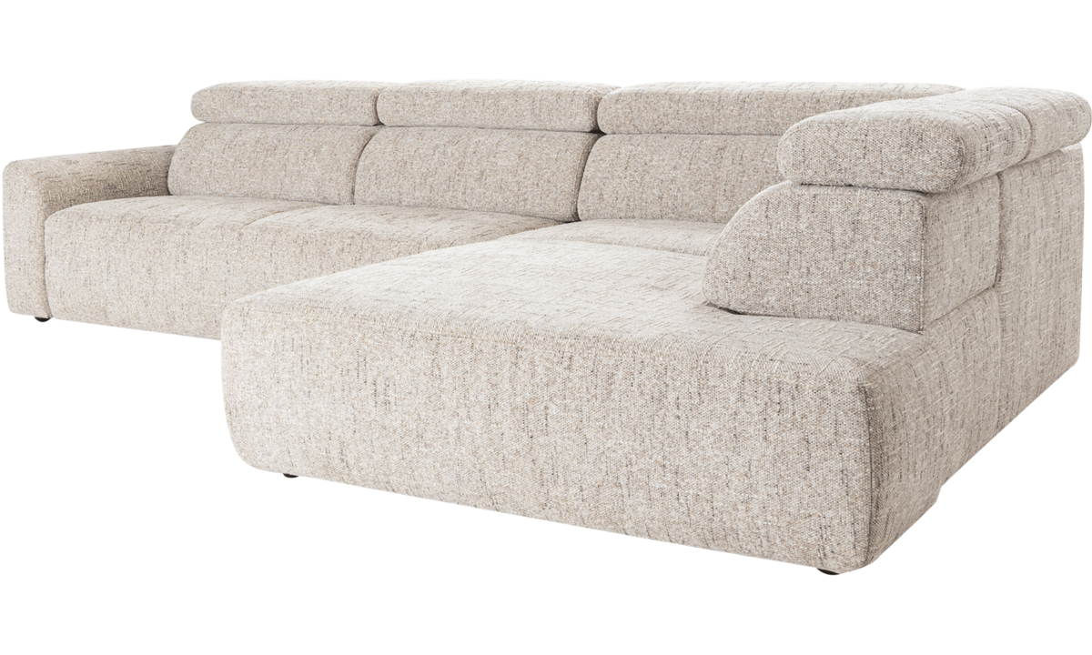 Couch Nivio in hellem Stoff